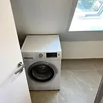 Super Zentral Begehrte Wohnlage Parkplatz Vor Haus דירה נירנברג