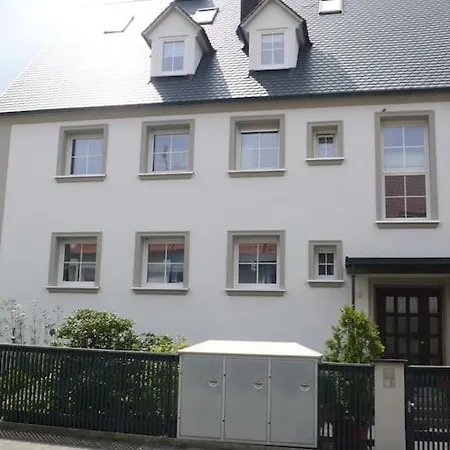 Super Zentral Begehrte Wohnlage Parkplatz Vor Haus