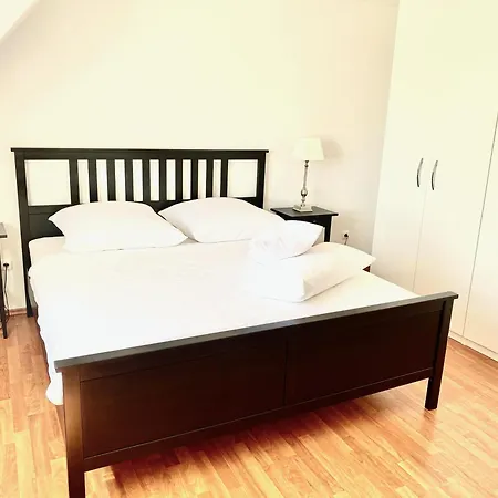 Super Zentral Begehrte Wohnlage Parkplatz Vor Haus Apartment