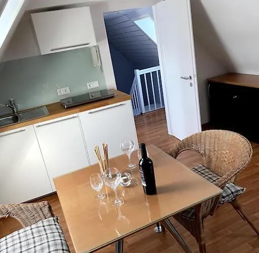 Super Zentral Begehrte Wohnlage Parkplatz Vor Haus Apartamento Nuremberga