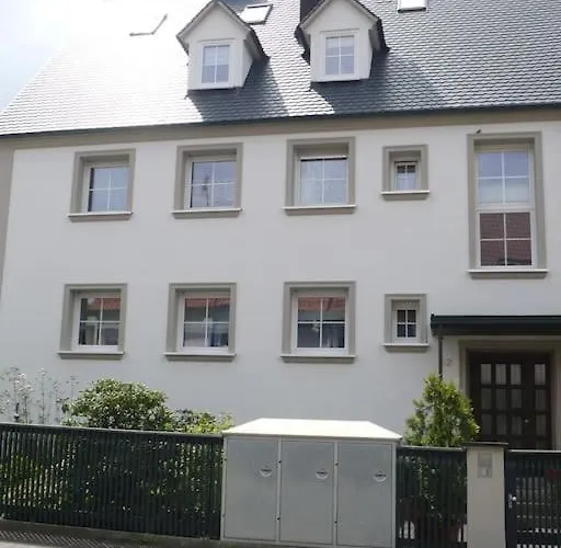 Super Zentral Begehrte Wohnlage Parkplatz Vor Haus